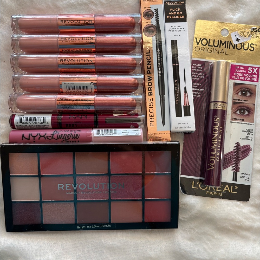 Revolution Eyeshadow Collection - Pink and Nude Shades, 11 piece makeup lot.